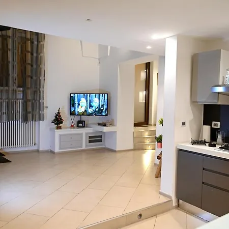 Ely Apartment *