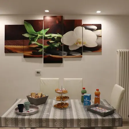 Ely Apartment *